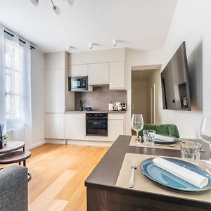 Luxurious Apartment In Center Of Paris